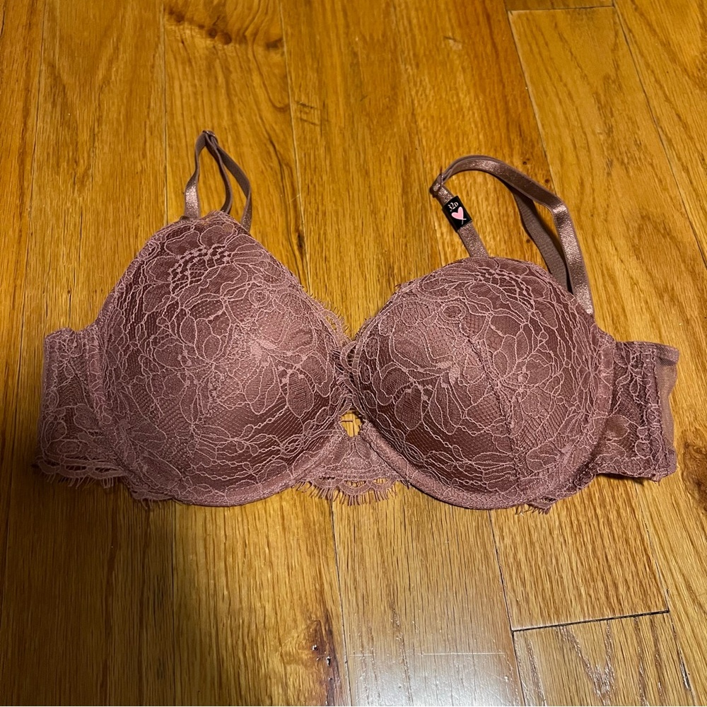 Victoria’s Secret Very Sexy Lace Mauve Push-Up Bra Size 32D NWT